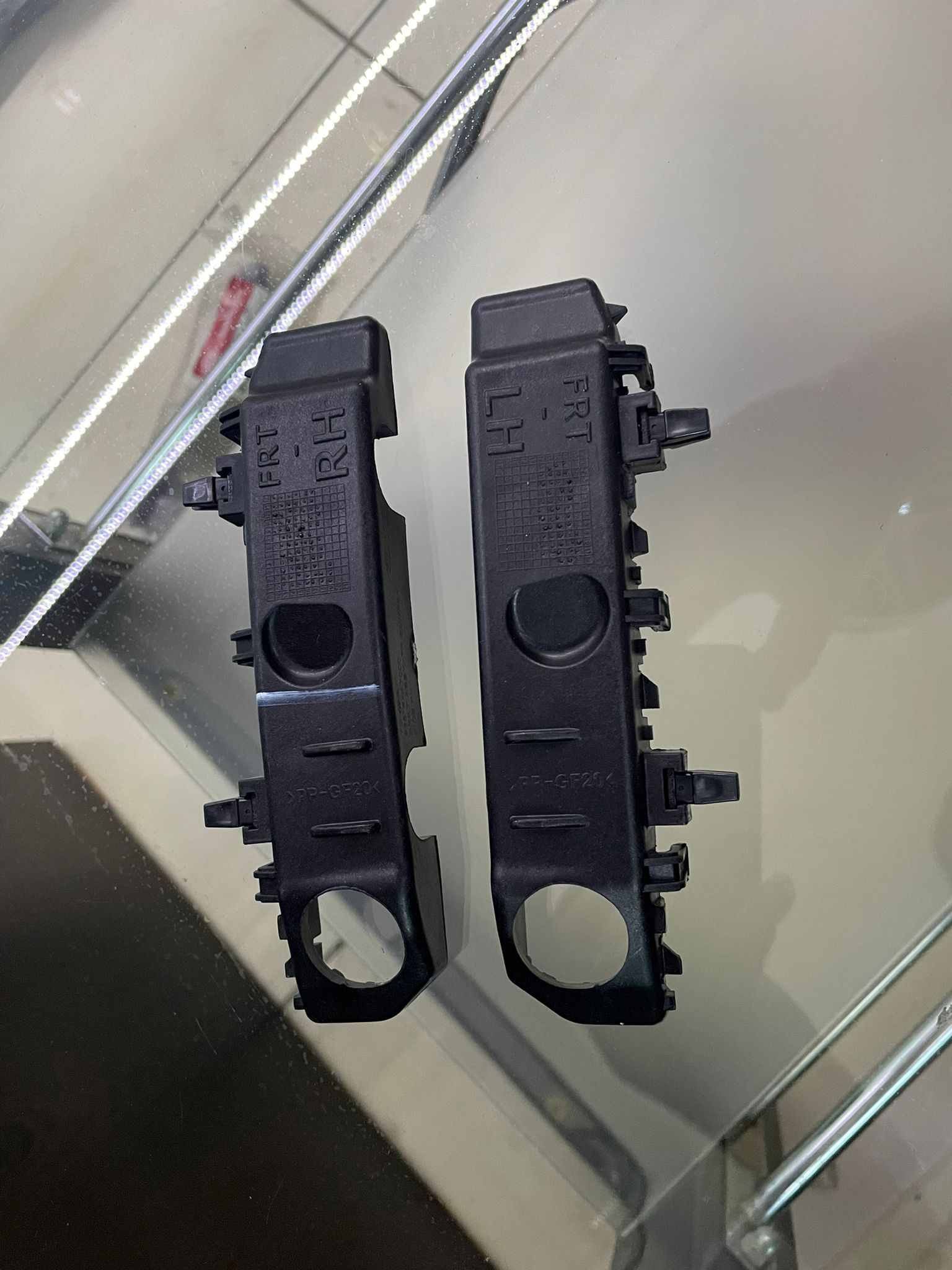 Kia Cerato (14-16) Ön Tampon Sol Braketi
